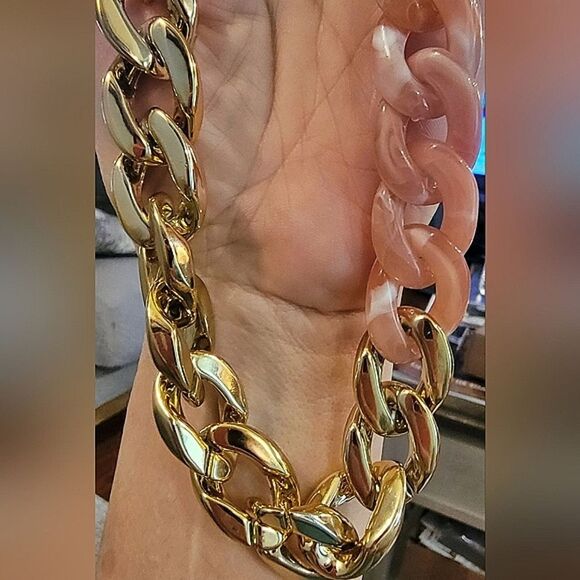 #Lascana Resin Bi-Color Coral Gold Asymmetrical Chunky Chain Necklace - Picture 4 of 6